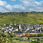 Weinhof Michael Morbach 3* Zeltingen-Rachtig