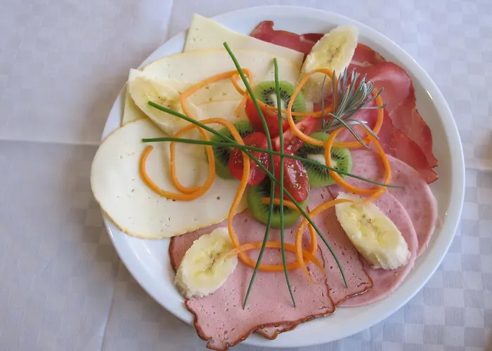 بيت ضيافة Weinhof Michael Morbach 3*